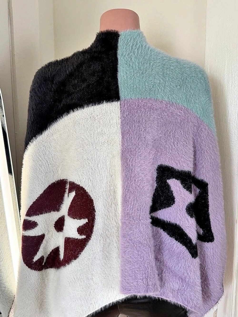 Color Block Geometric Shrug - Picture 7 of 7